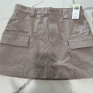 Abercrombie and Fitch cargo skirt. 
New with tag.